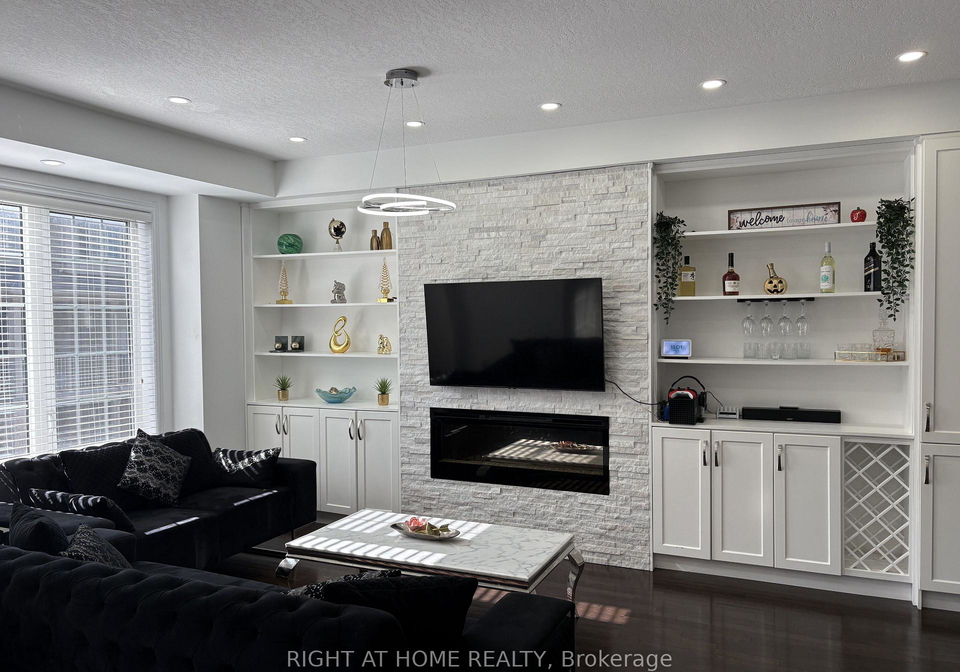 387-cranbrook-common-oakville-ontario-w12872334