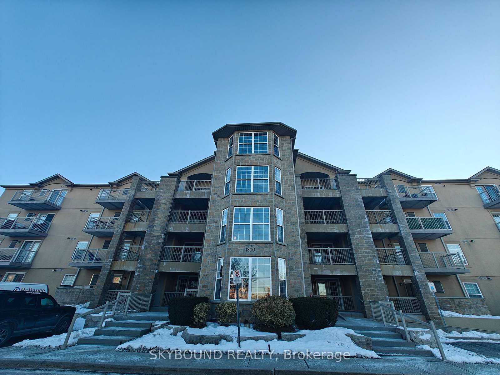1800-walkers-line-burlington-ontario-w12872730
