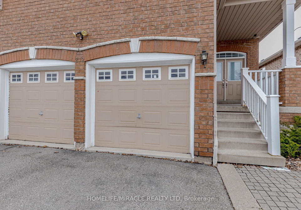 272-vintage-gate-brampton-ontario-w12873458