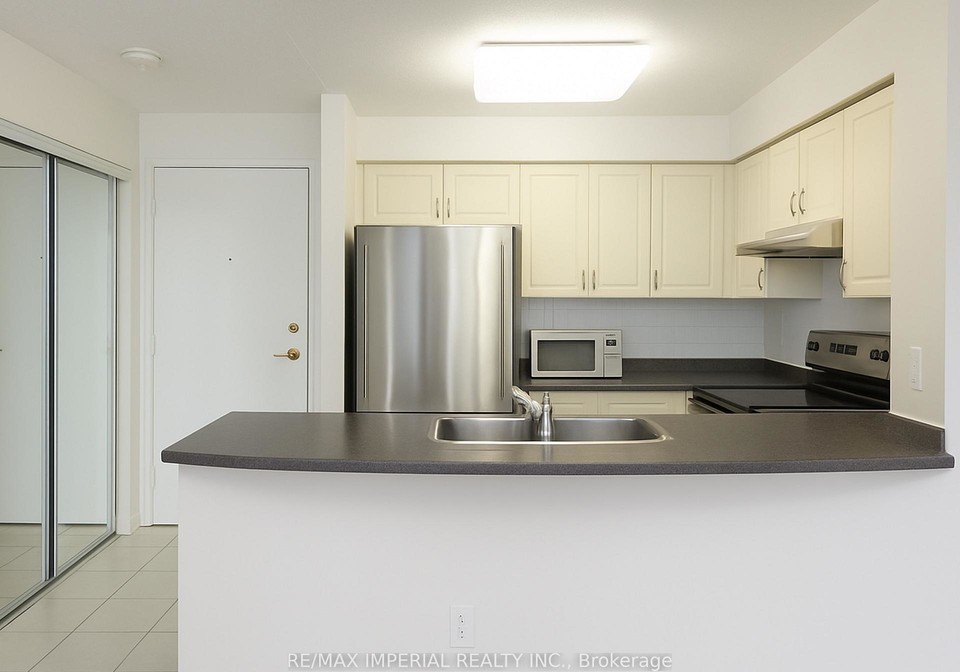 35-kingsbridge-garden-circle-mississauga-ontario-w12874142