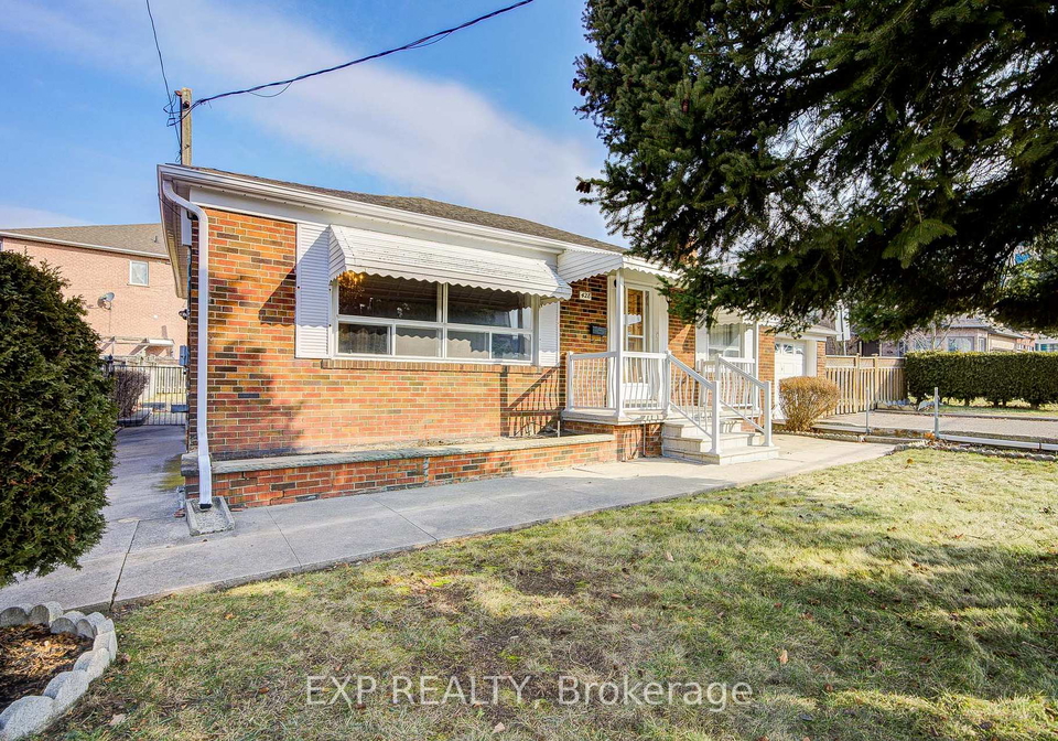 428-maple-leaf-drive-north-york-ontario-w12874242