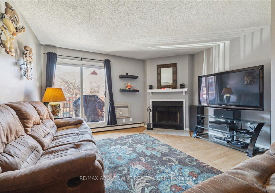 1480-pilgrims-way-oakville-ontario-w12874414
