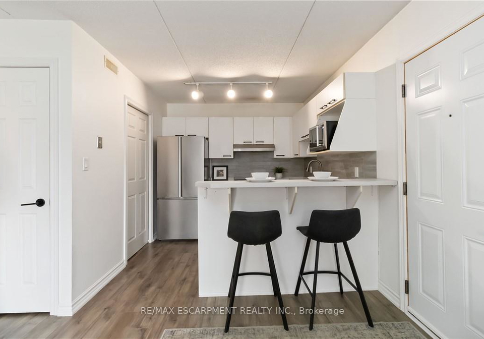 2030-cleaver-avenue-burlington-ontario-w12875108
