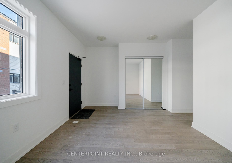 1062-douglas-mccurdy-common-mississauga-ontario-w12875396