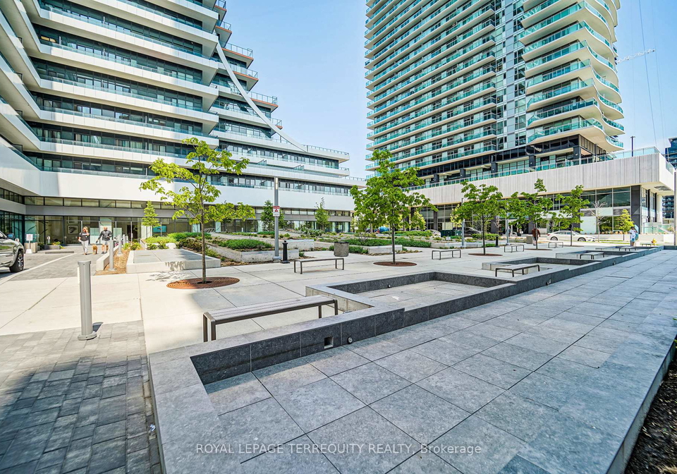 30-shore-breeze-drive-etobicoke-ontario-w12875558