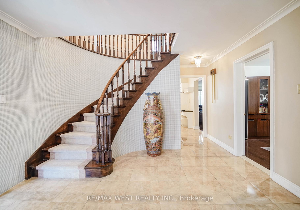 31-canterbury-crescent-etobicoke-ontario-w12876164