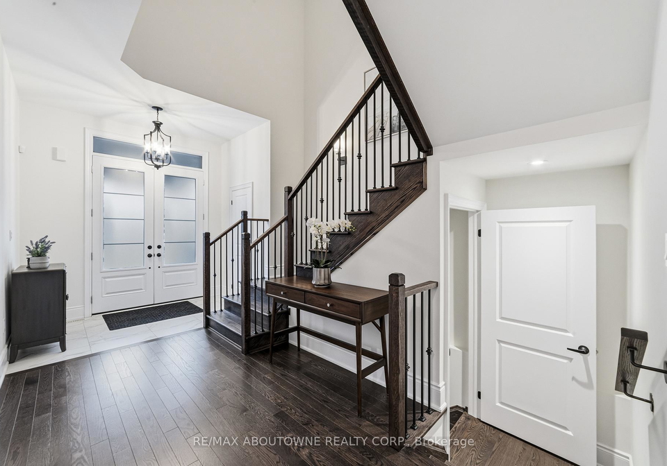 477-parent-place-milton-ontario-w12876566