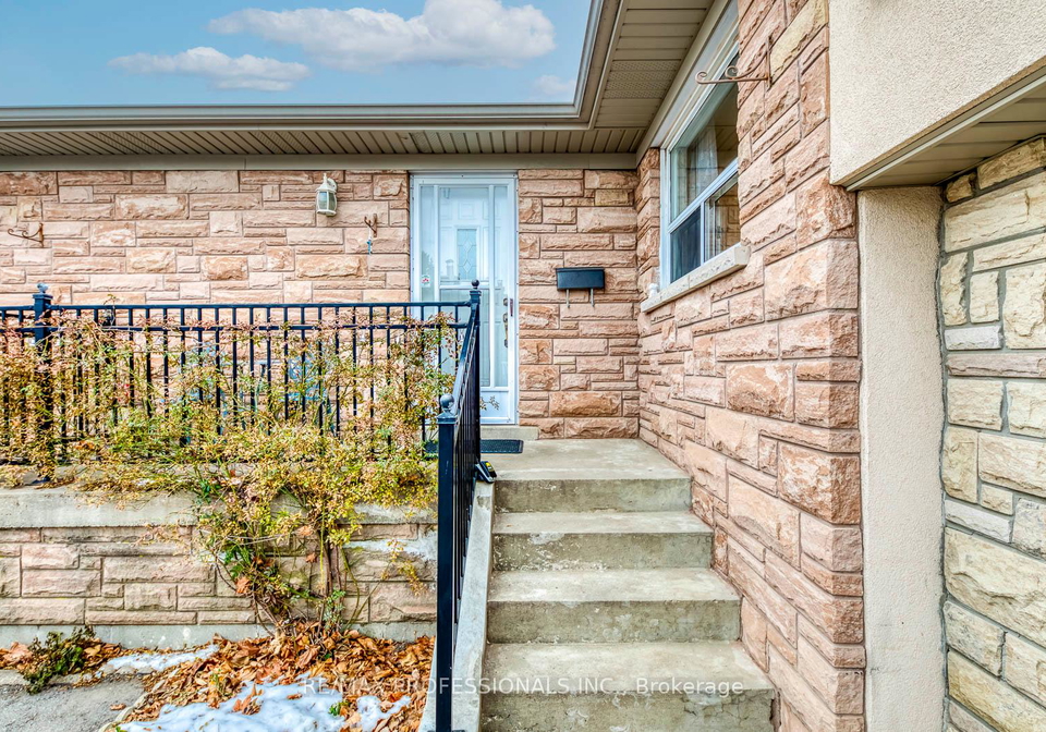 7-belgate-place-etobicoke-ontario-w12876608