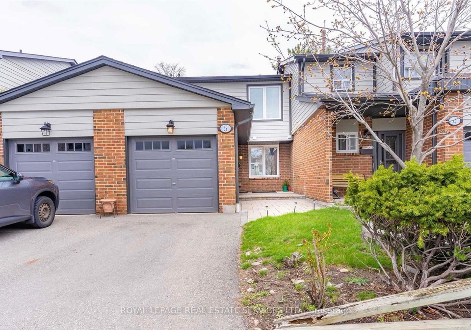 52meadows-boulevard-mississauga-ontario-w12877382