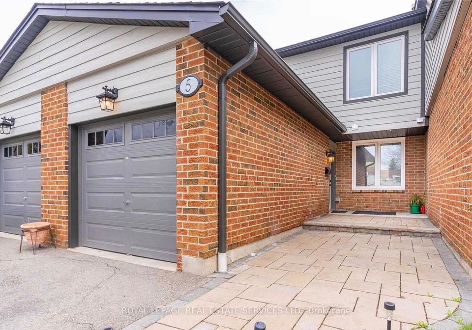 52meadows-boulevard-mississauga-ontario-w12877382