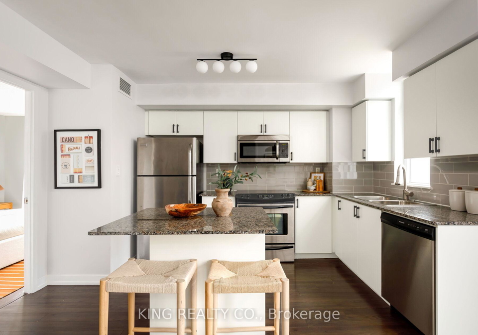 816-lansdowne-avenue-toronto-ontario-w12877636