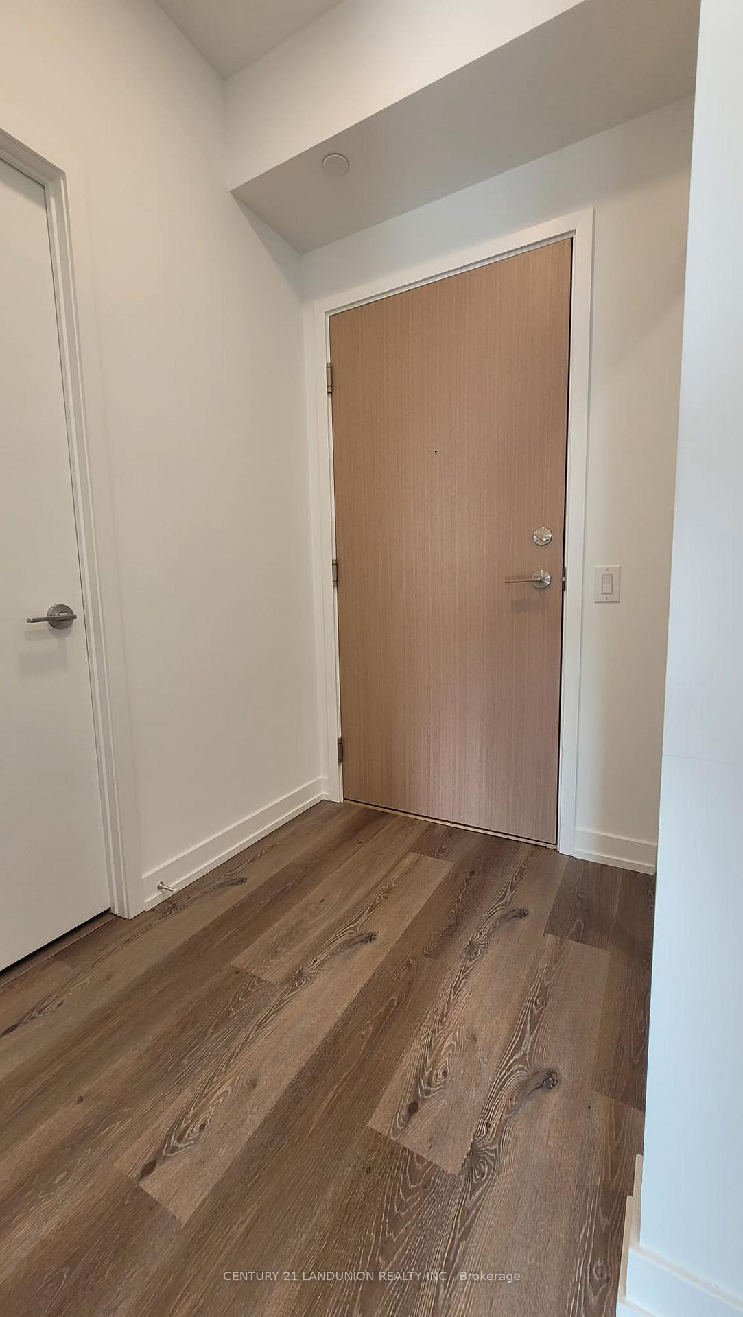 395-square-one-drive-mississauga-ontario-w12877906