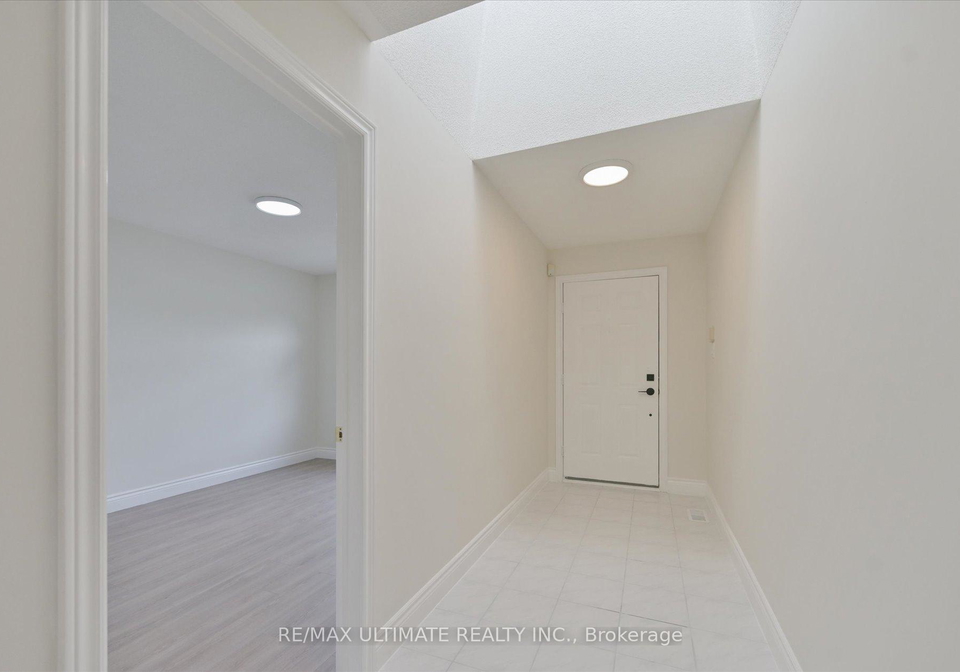 27-venn-crescent-toronto-ontario-w12877916