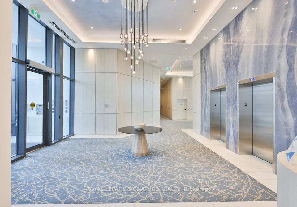 1063-douglas-mccurdy-common-mississauga-ontario-w12878754