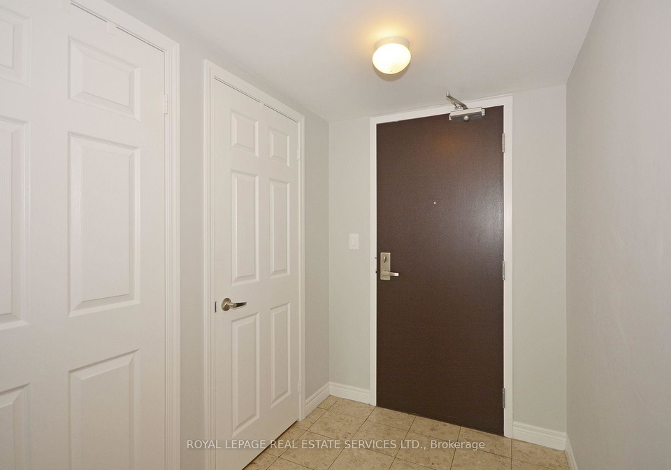 208-enfield-place-mississauga-ontario-w12878846