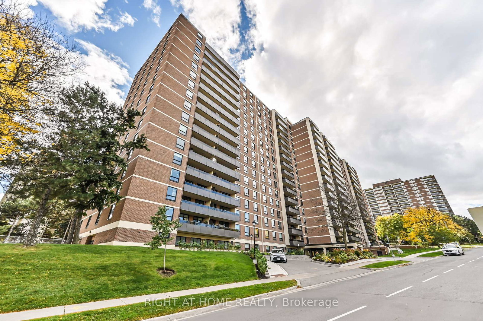 15-la-rose-avenue-etobicoke-ontario-w12879802