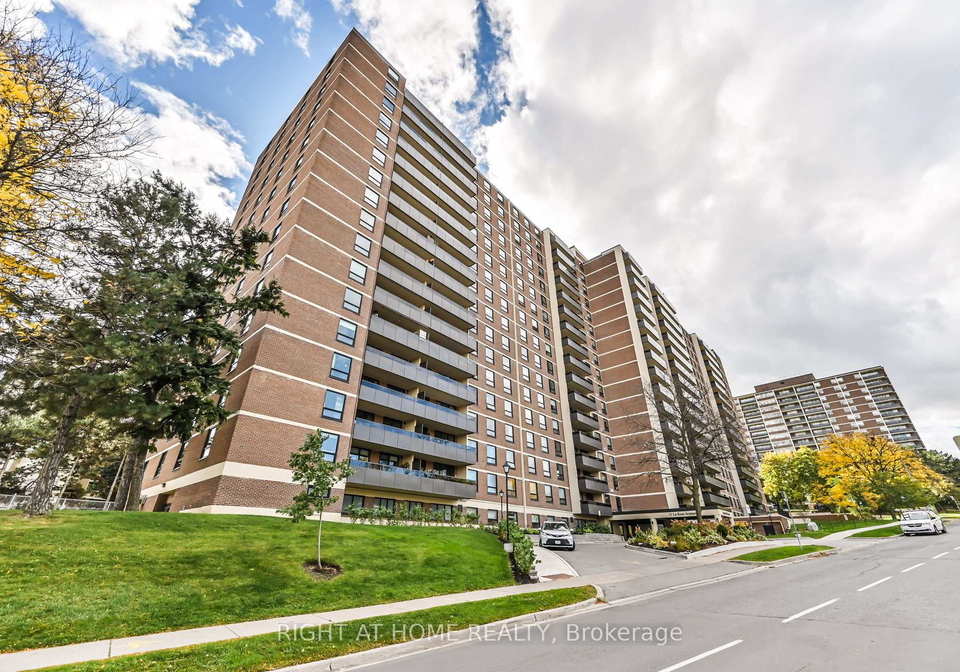 15-la-rose-avenue-etobicoke-ontario-w12879802