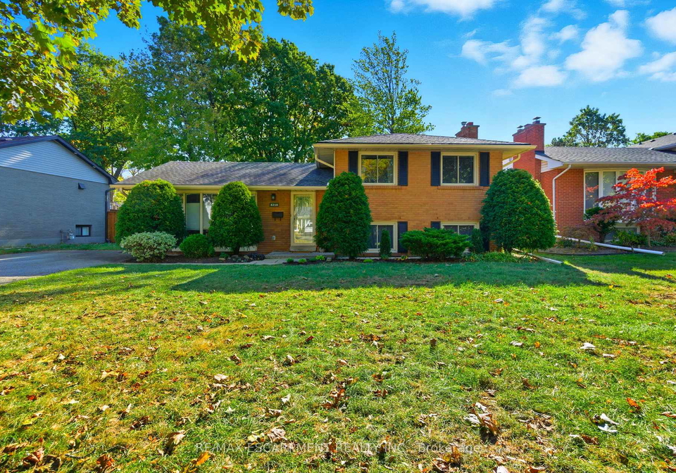 5210-mulberry-drive-burlington-ontario-w12880178