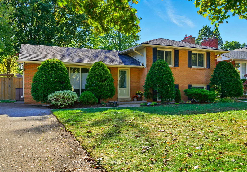 5210-mulberry-drive-burlington-ontario-w12880178