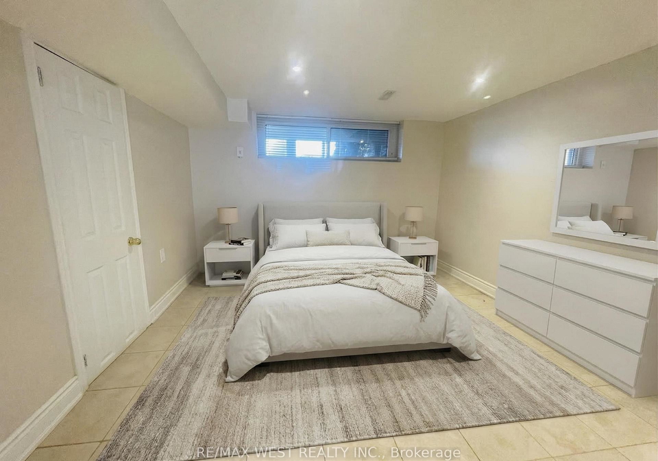 25-coronado-court-york-ontario-w12880840