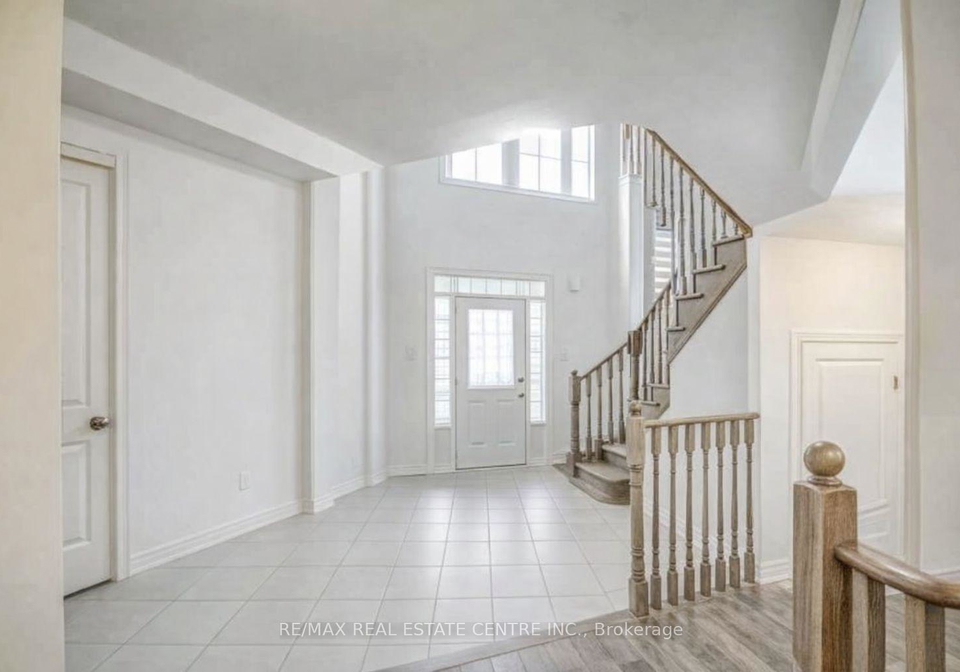 100-truro-circle-brampton-ontario-w12881142
