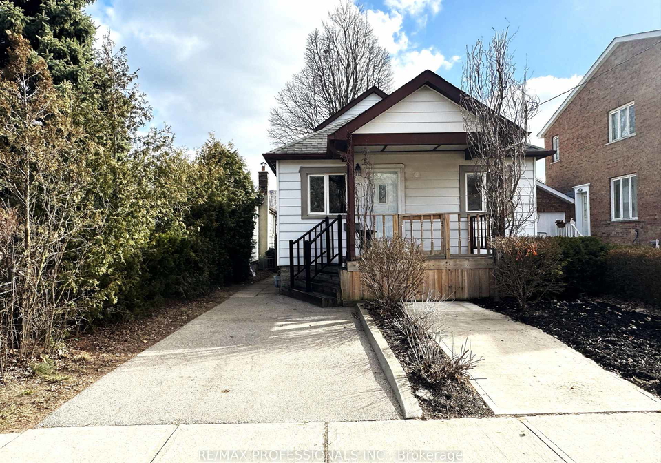 35-waniska-avenue-etobicoke-ontario-w12881498
