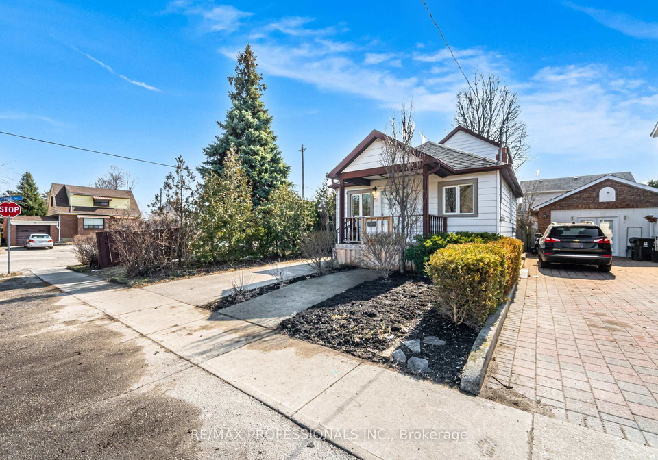 35-waniska-avenue-etobicoke-ontario-w12881498