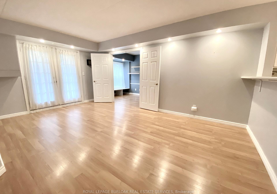 1450-bishops-gate-oakville-ontario-w12881710