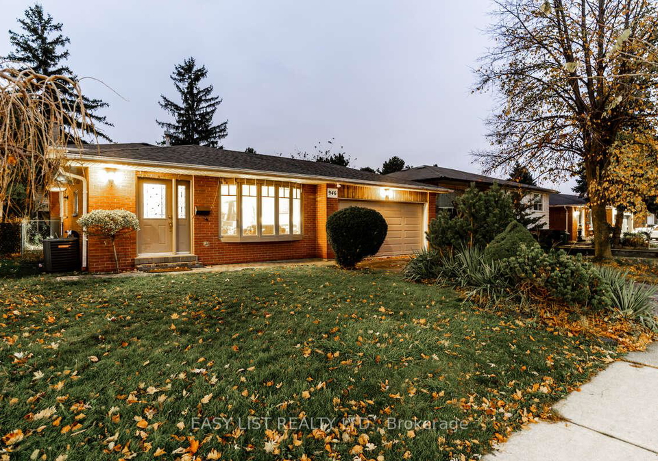 946-mcbride-avenue-mississauga-ontario-w12881908