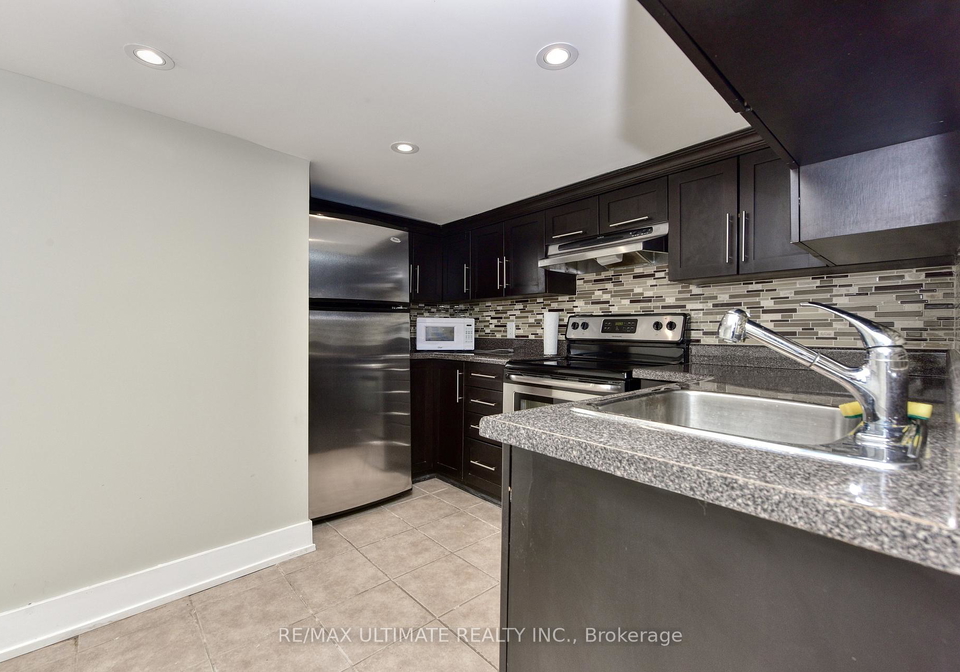 9-southview-avenue-toronto-ontario-w12884076