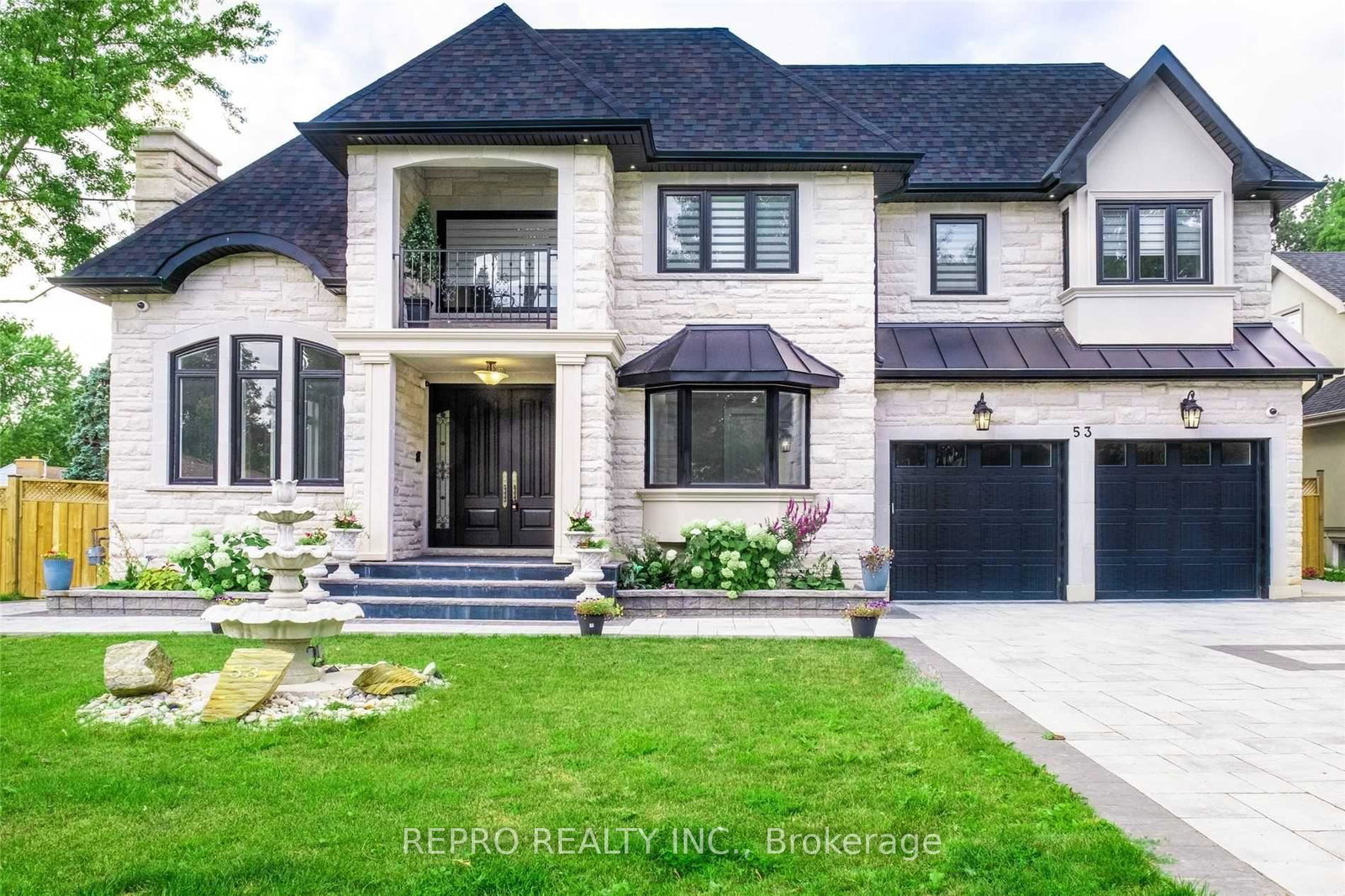 53-eaglewood-boulevard-mississauga-ontario-w12884284