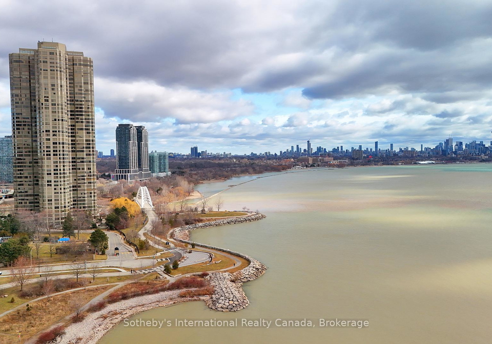 1-palace-pier-court-etobicoke-ontario-w12885638