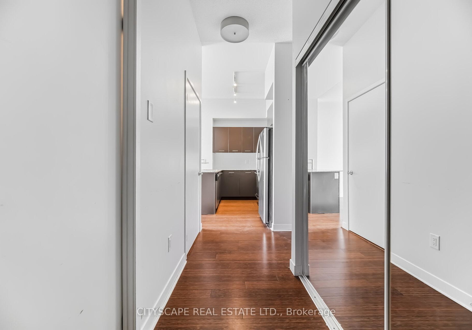 360-square-one-drive-mississauga-ontario-w12885844