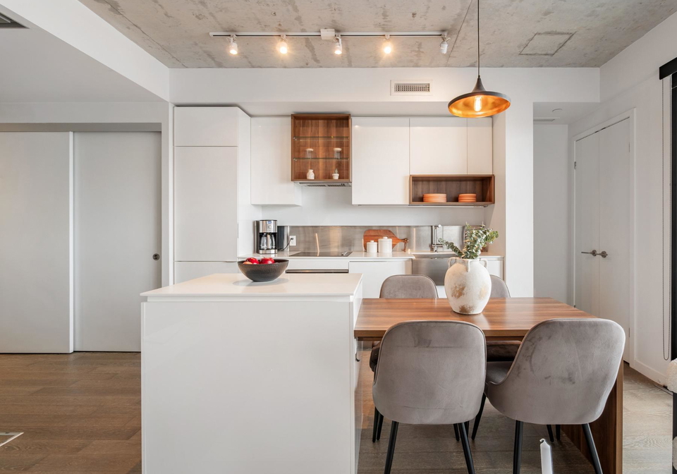 383-sorauren-avenue-toronto-ontario-w12885944