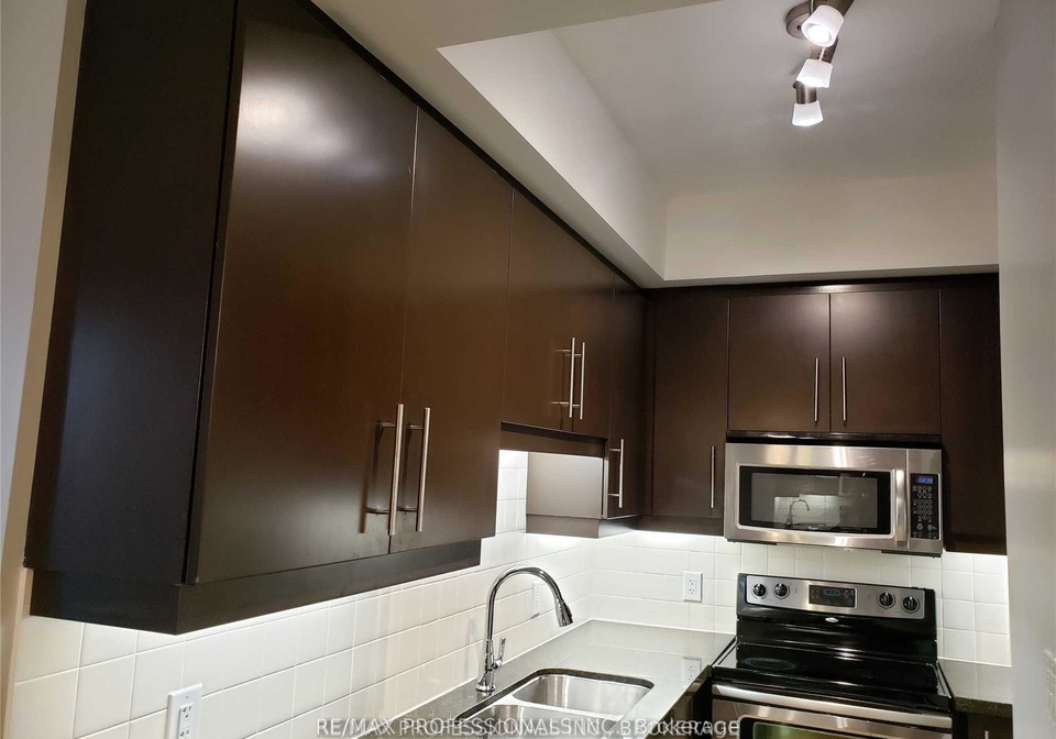 50-absolute-avenue-mississauga-ontario-w12886306