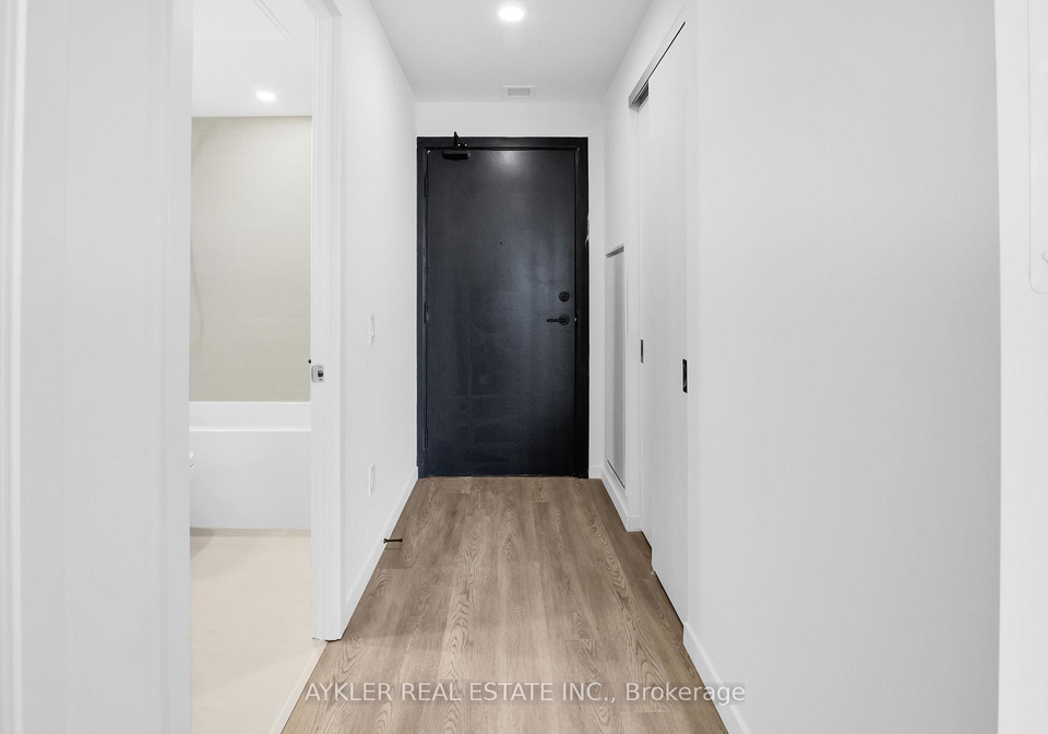 689-the-queensway-etobicoke-ontario-w12886674