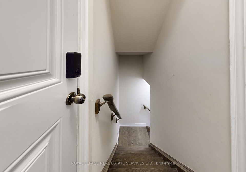 3359-post-road-oakville-ontario-w12886922