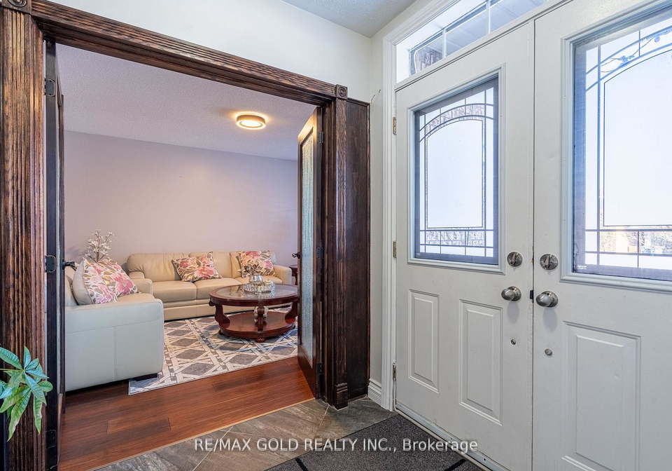 32-courtsfield-crescent-brampton-ontario-w12887088