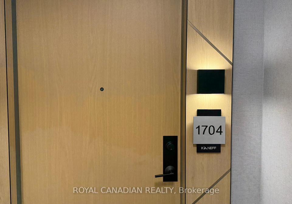 204-burnhamthorpe-road-e-mississauga-ontario-w12887314