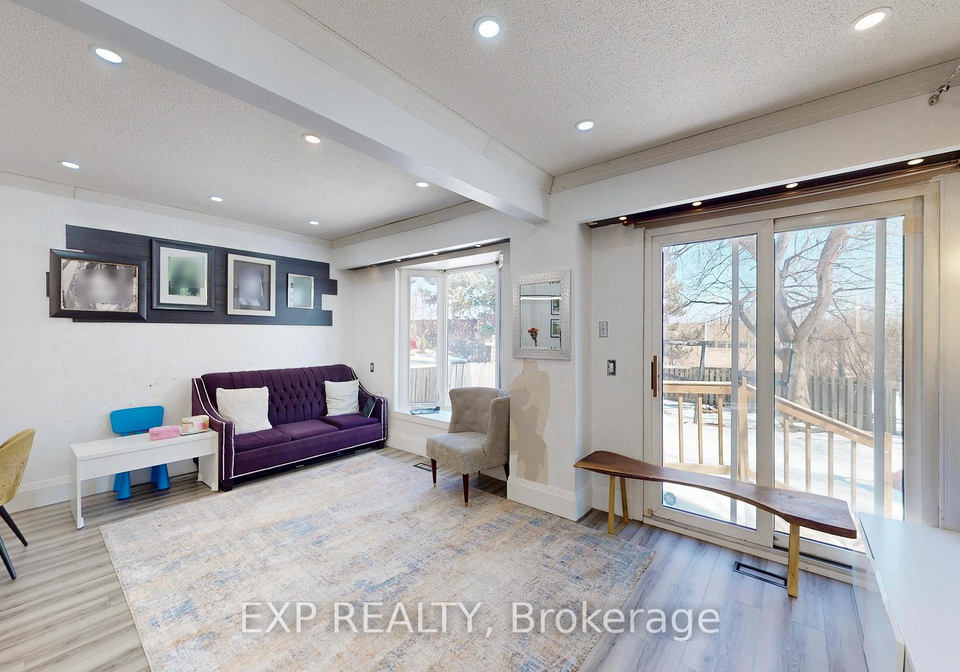 2458-cobbinshaw-cir-drive-mississauga-ontario-w12887424