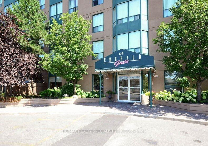 135-hillcrest-avenue-mississauga-ontario-w12887526