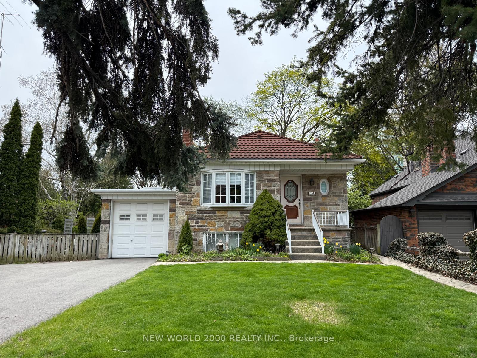12-monkton-avenue-etobicoke-ontario-w12887570