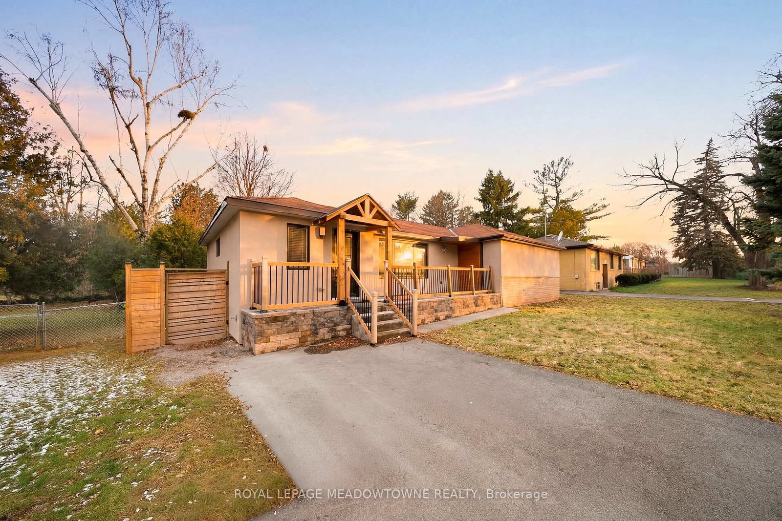 208-glen-oak-drive-oakville-ontario-w12887614
