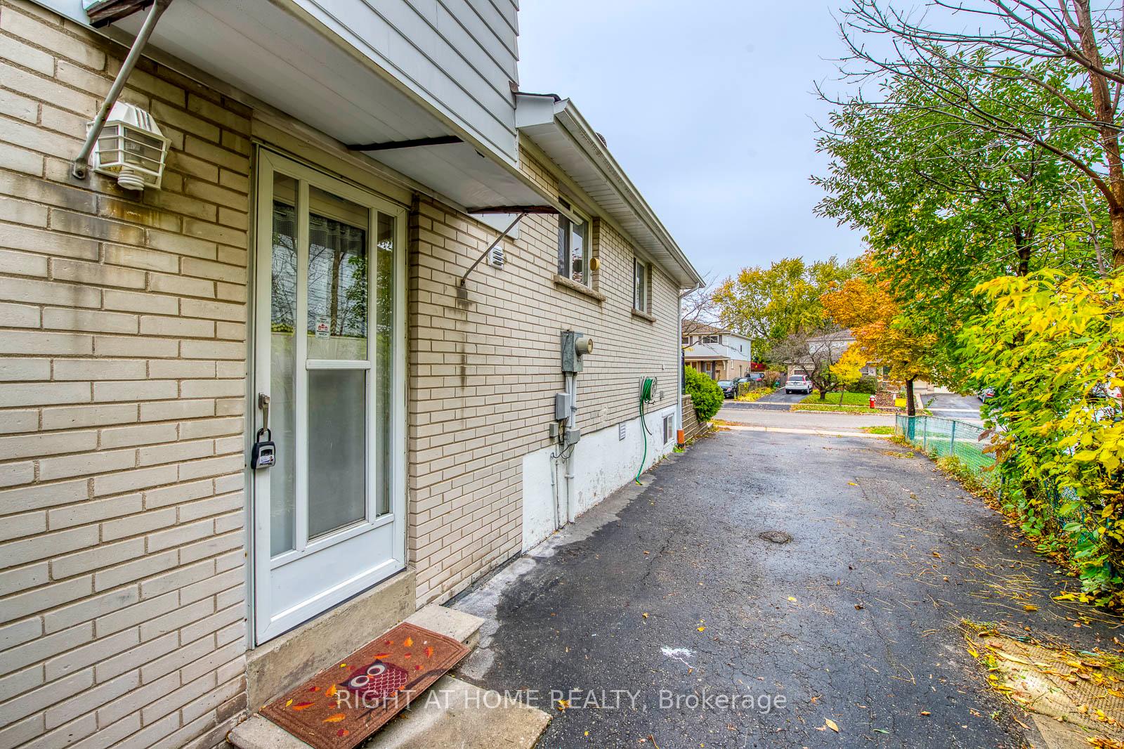 2835-hollington-crescent-mississauga-ontario-w12887620