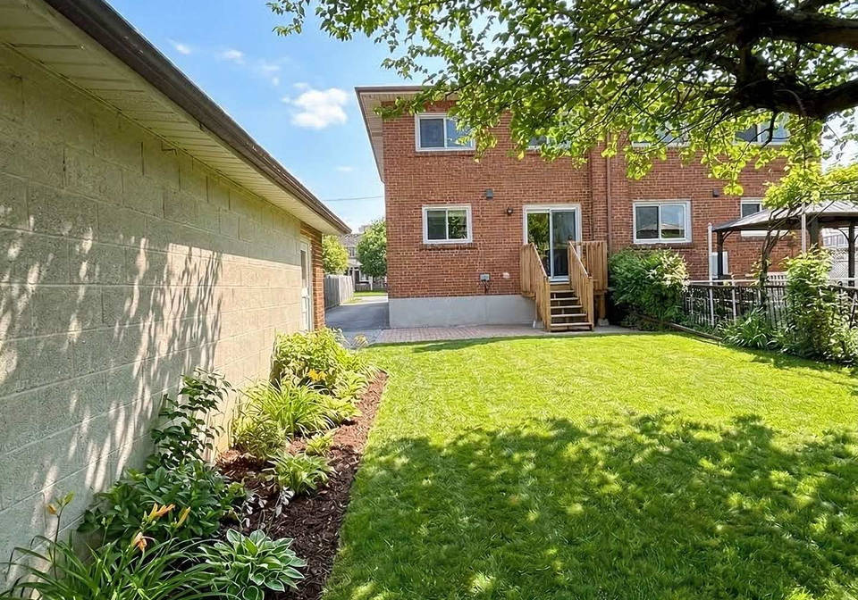 15-arrowsmith-avenue-north-york-ontario-w12887720