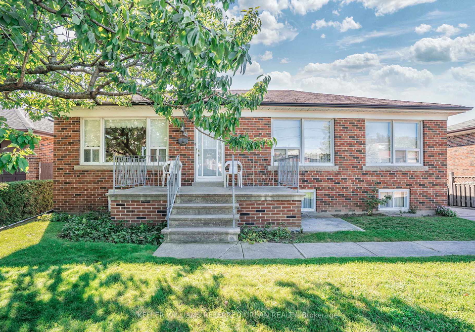 12-erie-street-north-york-ontario-w12887914