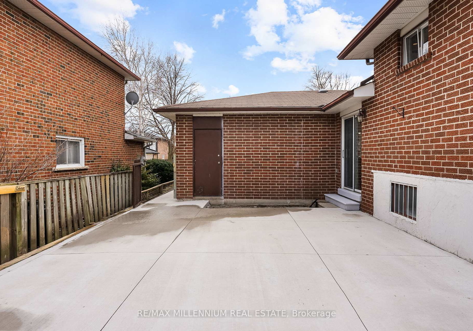 2437-chilsworthy-avenue-mississauga-ontario-w12888468