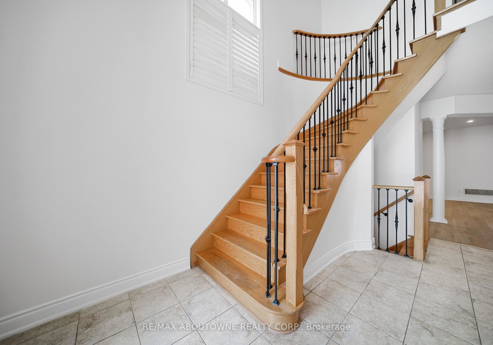 897-stoutt-crescent-milton-ontario-w12888768