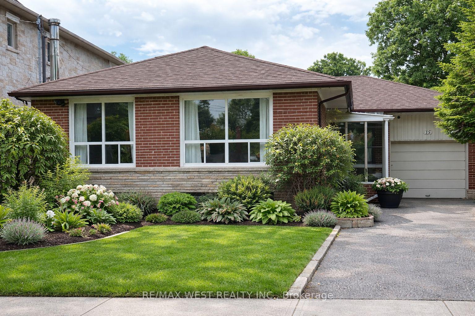 15-hamlyn-crescent-etobicoke-ontario-w12889136