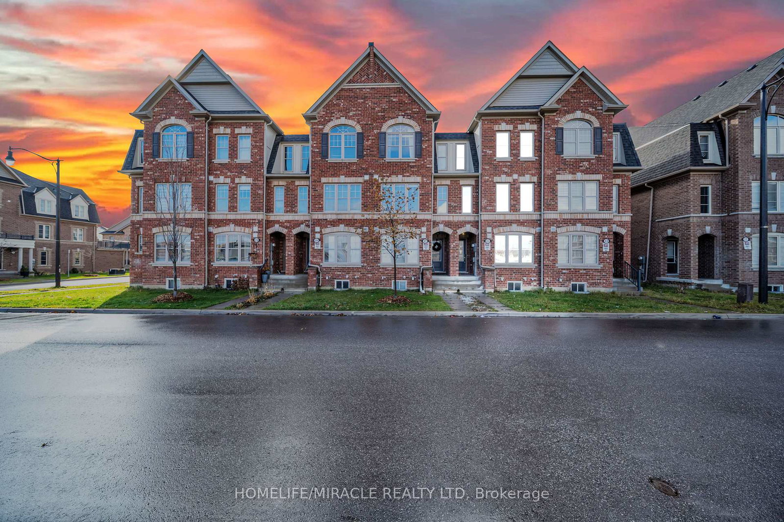 15-finegan-circle-brampton-ontario-w12889358